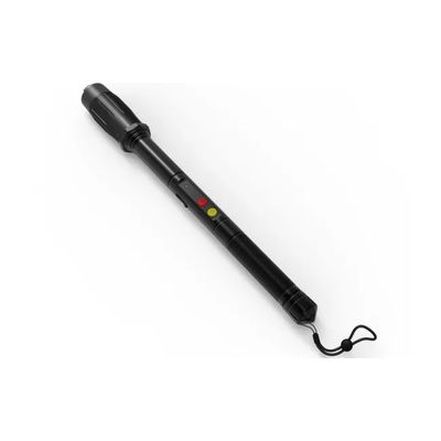Baton d'étourdissement rechargeable avec lampe de poche LED et tension de sortie 45+5KV pour choc électrique